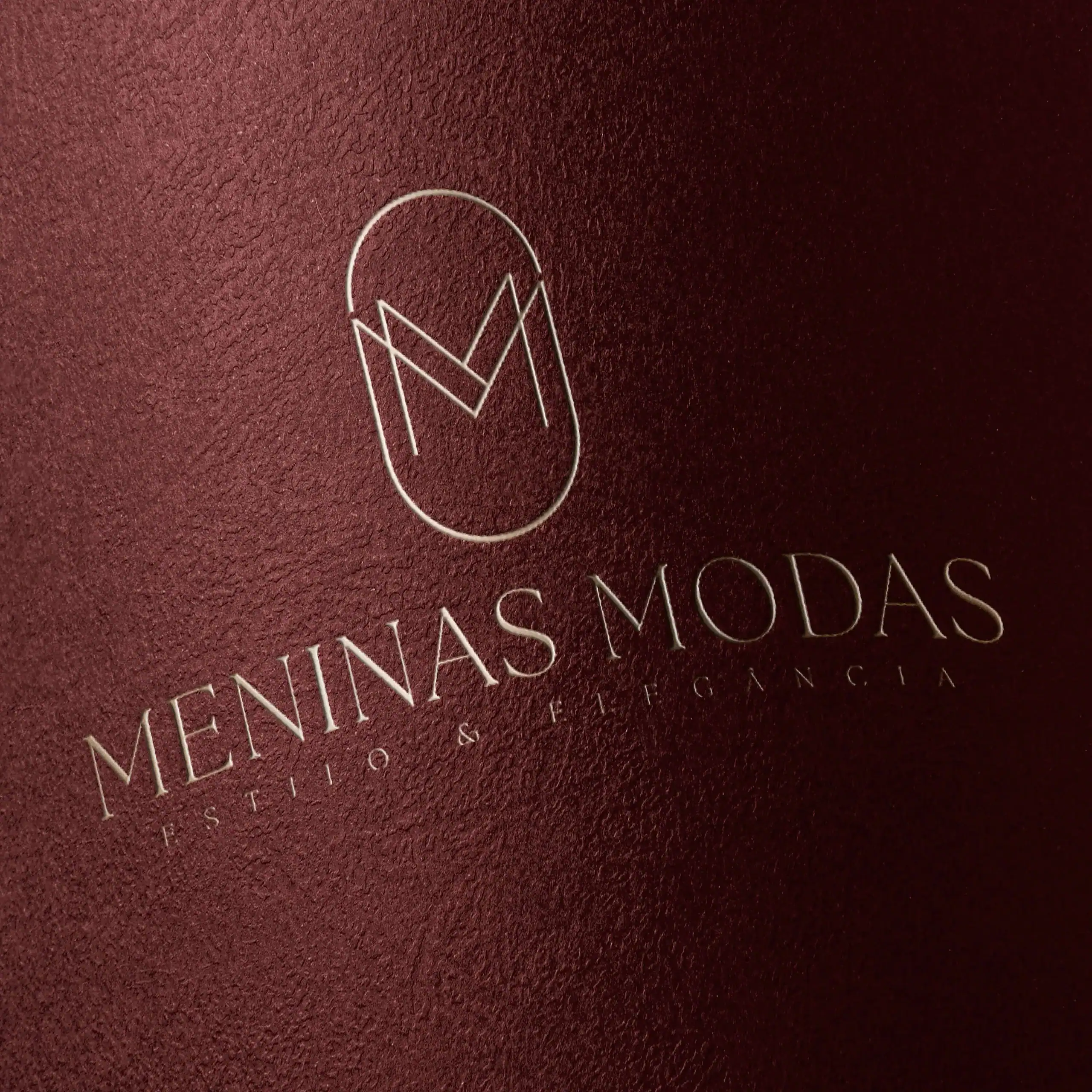MENINA MODAS